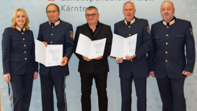 © Polizei Kärnten Landespolizeidirektorin Kohlweiß, KontrInsp Steiner, ChefInsp Mokre, KontrInsp Bellina, LPD-Stv. Generalmajor Rauchegger